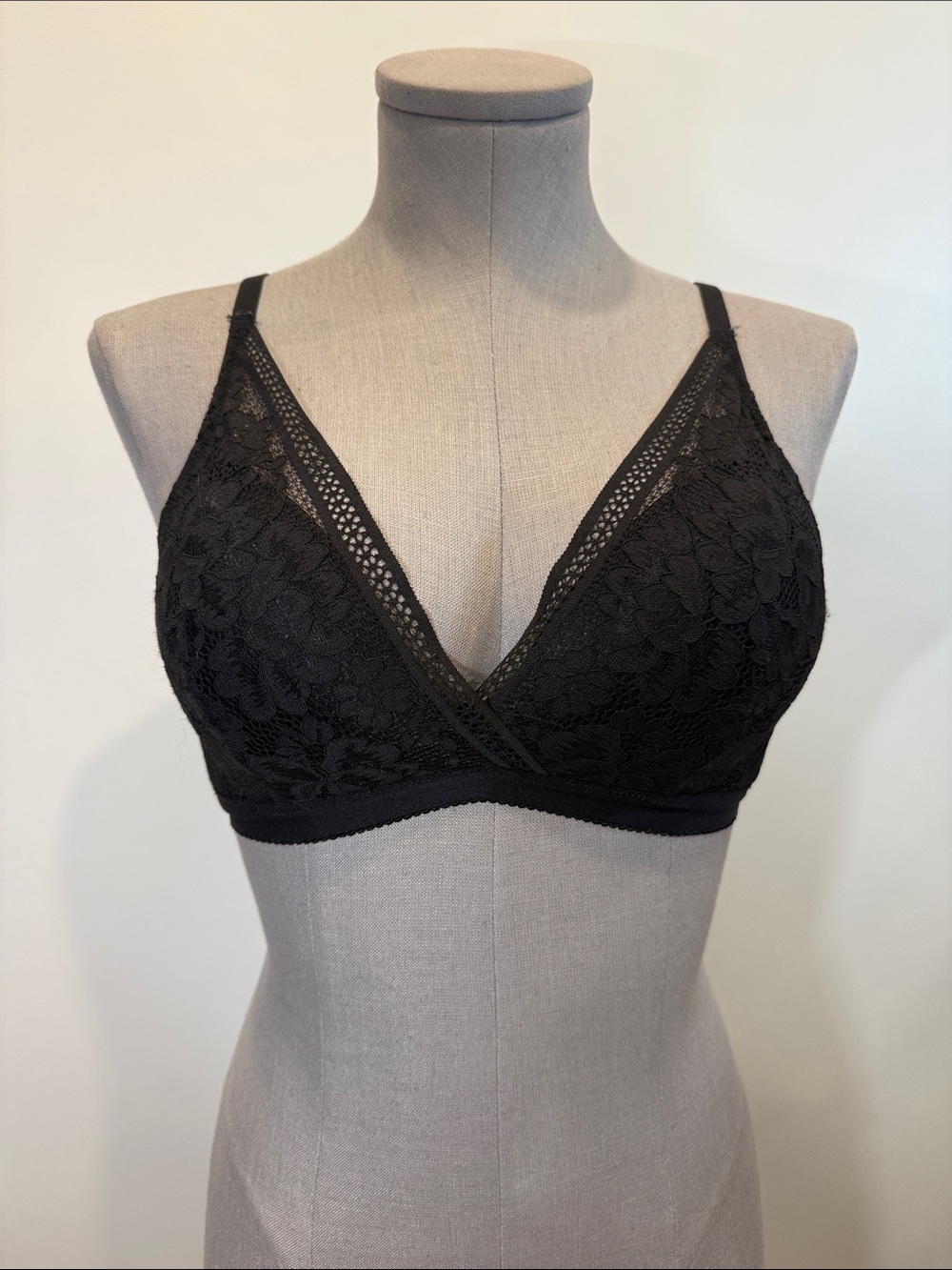 Knix Black Lace Bra | Size Medium | Wire-Free Comfort Bra